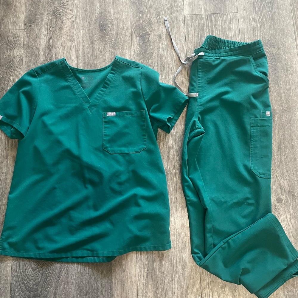 Figs scrub set